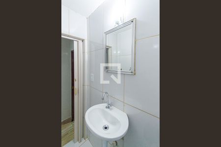 Banheiro de kitnet/studio para alugar com 1 quarto, 32m² em República, São Paulo