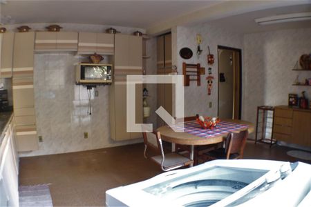 Casa à venda com 300m², 4 quartos e 4 vagasCozinha