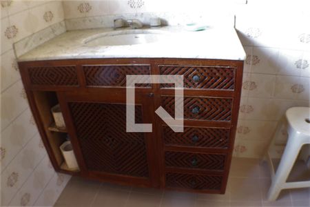 Casa à venda com 300m², 4 quartos e 4 vagasBanheiro do Quarto 4