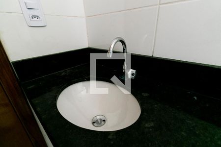 Casa de condomínio para alugar com 42m², 2 quartos e sem vagaBanheiro