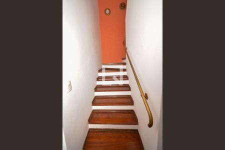 Escada de casa à venda com 3 quartos, 117m² em Picanço, Guarulhos