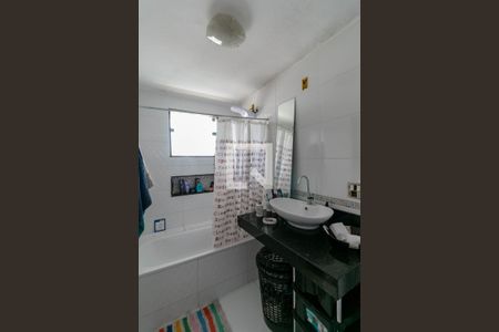 Casa de condomínio à venda com 232m², 3 quartos e 2 vagasBanheiro da Suíte