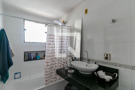Casa de condomínio à venda com 232m², 3 quartos e 2 vagasBanheiro da Suíte