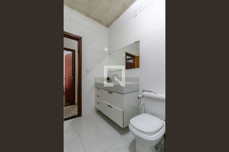 Casa de condomínio à venda com 232m², 3 quartos e 2 vagasBanheiro Social