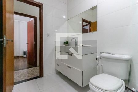 Casa de condomínio à venda com 232m², 3 quartos e 2 vagasBanheiro Social