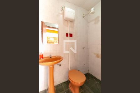 Casa de condomínio à venda com 232m², 3 quartos e 2 vagasBanheiro de Serviço