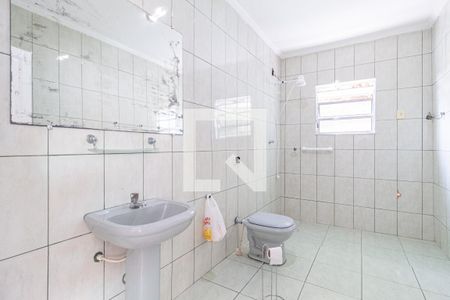 Casa para alugar com 400m², 2 quartos e 2 vagasBanheiro 1