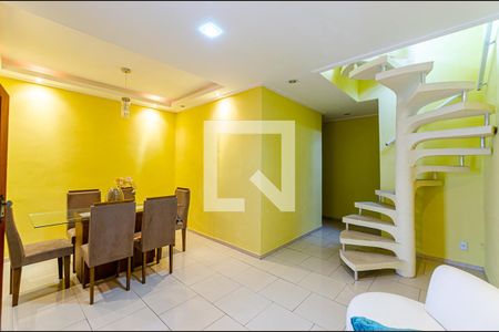 Casa para alugar com 60m², 2 quartos e sem vaga Casa para alugar com 60m², 2 quartos e sem vagaSala