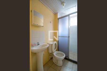Banheiro de apartamento à venda com 1 quarto, 35m² em Vila Nova, Porto Alegre