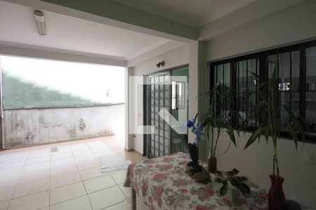 Quintal de casa à venda com 4 quartos, 270m² em Vila Cleonice, São Paulo