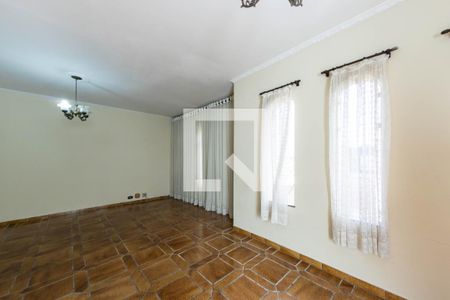 Sala de Casa com 3 quartos, 240m² Parque São Lucas