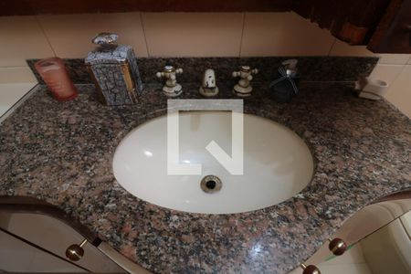 Casa à venda com 178m², 3 quartos e 3 vagasBanheiro Social