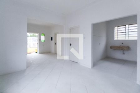 Sala de casa à venda com 4 quartos, 200m² em Passo D’areia, Porto Alegre