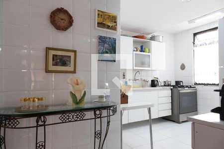 Apartamento à venda com 98m², 2 quartos e 1 vagaCozinha 