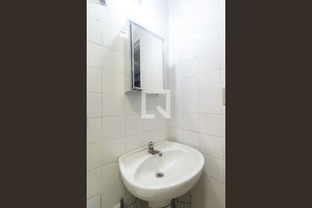 Banheiro de apartamento para alugar com 1 quarto, 40m² em Pinheiros, São Paulo