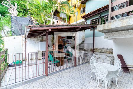 Casa à venda com 300m², 4 quartos e 3 vagasÁrea comum - Churrasqueira