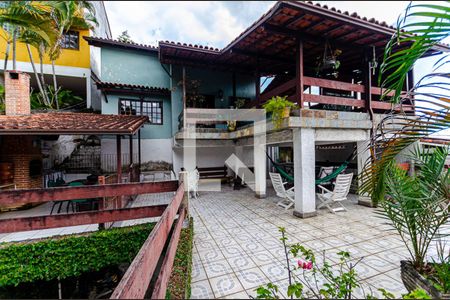 Casa à venda com 300m², 4 quartos e 3 vagasFachada