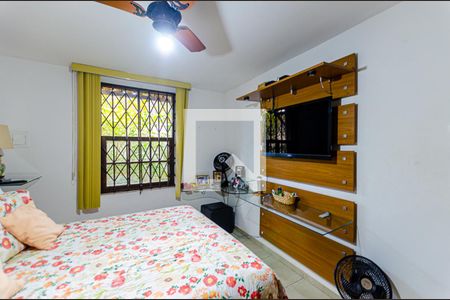 Casa à venda com 300m², 4 quartos e 3 vagasSuite