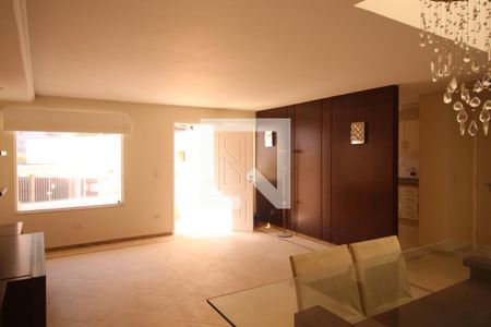 Sala de casa à venda com 4 quartos, 300m² em Água Fria, São Paulo