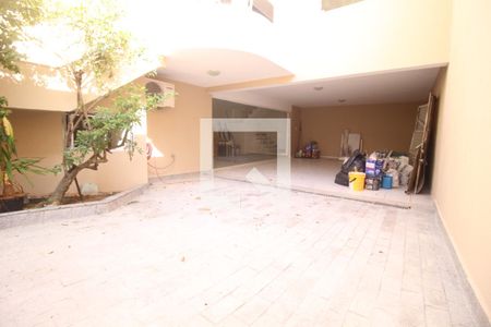 Casa à venda com 300m², 4 quartos e 4 vagasGaragem