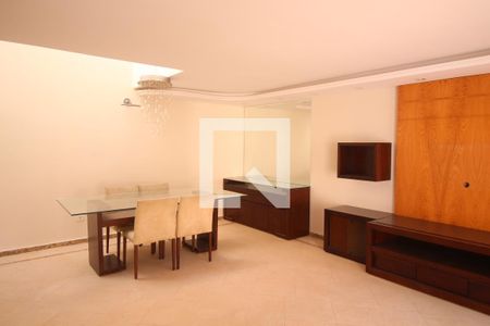 Sala de casa à venda com 4 quartos, 300m² em Água Fria, São Paulo