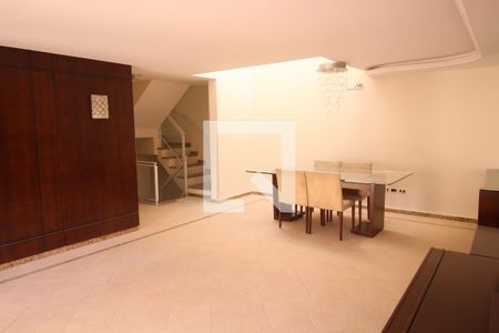Sala de casa à venda com 4 quartos, 300m² em Água Fria, São Paulo
