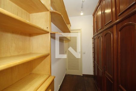 Closet de apartamento para alugar com 1 quarto, 72m² em Botafogo, Rio de Janeiro