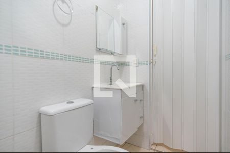 Banheiro de casa de condomínio para alugar com 1 quarto, 40m² em Vila São Vicente, São Paulo