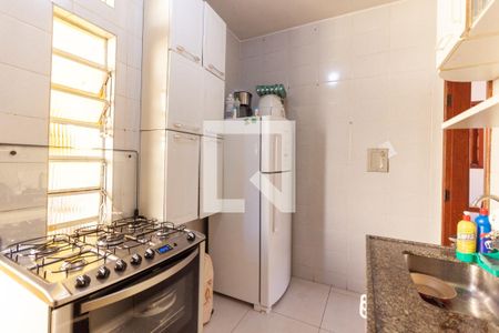 Casa à venda com 110m², 3 quartos e 2 vagas Casa à venda com 110m², 3 quartos e 2 vagasCozinha