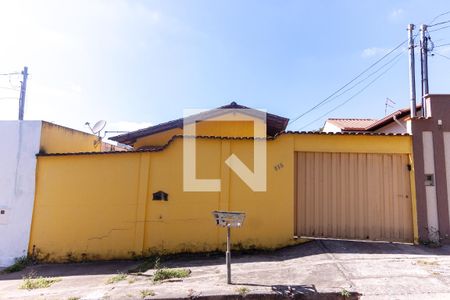 Casa à venda com 110m², 3 quartos e 2 vagas Casa à venda com 110m², 3 quartos e 2 vagasFachada