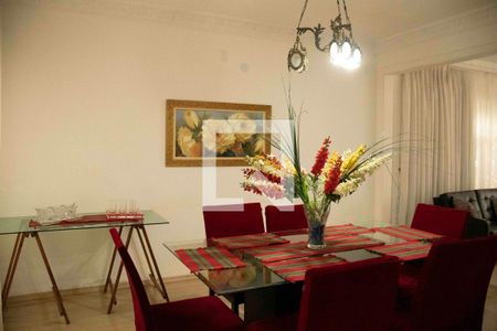 Casa para alugar com 450m², 3 quartos e 6 vagasCopa