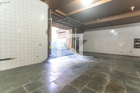 Casa à venda com 503m², 4 quartos e 4 vagas Casa à venda com 503m², 4 quartos e 4 vagasGaragem