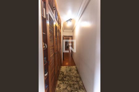 Casa à venda com 503m², 4 quartos e 4 vagas Casa à venda com 503m², 4 quartos e 4 vagasCloset suíte 3