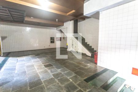 Casa à venda com 503m², 4 quartos e 4 vagas Casa à venda com 503m², 4 quartos e 4 vagasGaragem