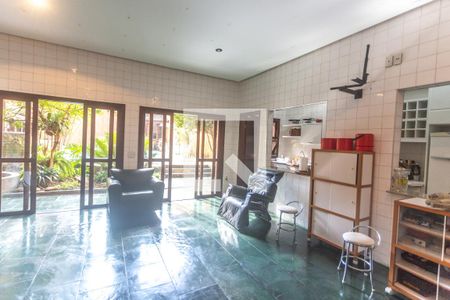 Casa à venda com 503m², 4 quartos e 4 vagas Casa à venda com 503m², 4 quartos e 4 vagasSalão