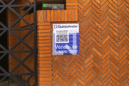 Casa à venda com 503m², 4 quartos e 4 vagas Casa à venda com 503m², 4 quartos e 4 vagasFachada