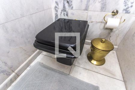 Casa à venda com 503m², 4 quartos e 4 vagas Casa à venda com 503m², 4 quartos e 4 vagasVaso