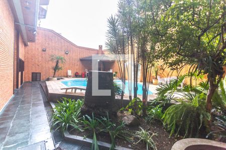 Casa à venda com 503m², 4 quartos e 4 vagas Casa à venda com 503m², 4 quartos e 4 vagasQuintal