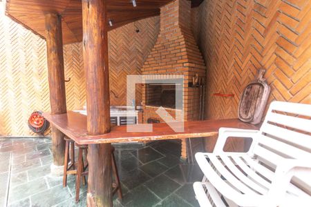 Casa à venda com 503m², 4 quartos e 4 vagas Casa à venda com 503m², 4 quartos e 4 vagasQuintal