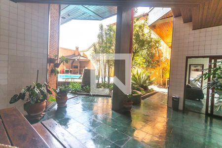 Casa à venda com 503m², 4 quartos e 4 vagas Casa à venda com 503m², 4 quartos e 4 vagasQuintal