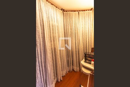 Casa à venda com 503m², 4 quartos e 4 vagas Casa à venda com 503m², 4 quartos e 4 vagasCloset suíte 4