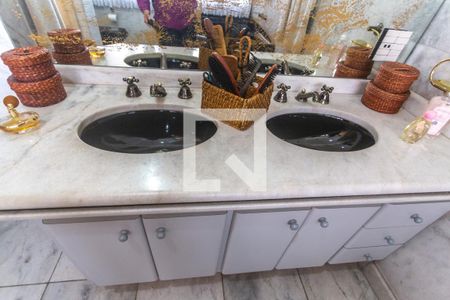 Casa à venda com 503m², 4 quartos e 4 vagas Casa à venda com 503m², 4 quartos e 4 vagasPia