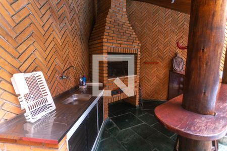 Casa à venda com 503m², 4 quartos e 4 vagas Casa à venda com 503m², 4 quartos e 4 vagasQuintal