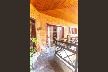 Casa à venda com 503m², 4 quartos e 4 vagas Casa à venda com 503m², 4 quartos e 4 vagasVaranda