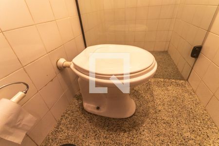 Casa à venda com 503m², 4 quartos e 4 vagas Casa à venda com 503m², 4 quartos e 4 vagasVaso