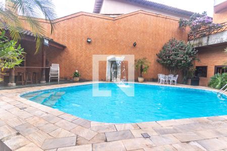 Casa à venda com 503m², 4 quartos e 4 vagas Casa à venda com 503m², 4 quartos e 4 vagasQuintal