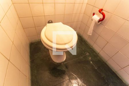 Casa à venda com 503m², 4 quartos e 4 vagas Casa à venda com 503m², 4 quartos e 4 vagasVaso