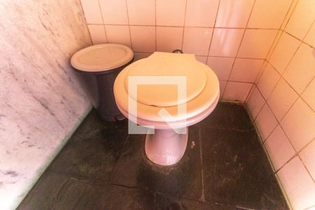 Casa à venda com 503m², 4 quartos e 4 vagas Casa à venda com 503m², 4 quartos e 4 vagasVaso