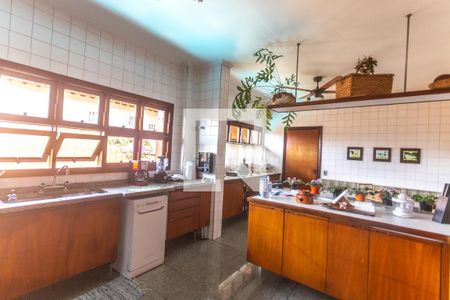 Casa à venda com 503m², 4 quartos e 4 vagas Casa à venda com 503m², 4 quartos e 4 vagasCozinha