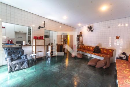 Casa à venda com 503m², 4 quartos e 4 vagas Casa à venda com 503m², 4 quartos e 4 vagasSalão